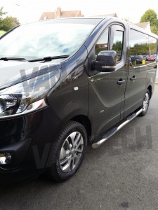 Renault Trafic Vauxhall Vivaro Nissan Primastar Stainless steel side bars with four steps