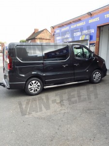 Renault Trafic Vauxhall Vivaro Nissan Primastar Stainless steel side bars with four steps