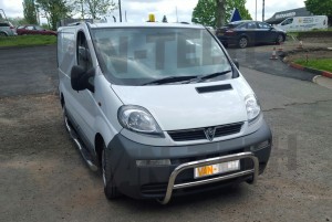 Vauxhall Vivaro A-bar, side bars with four steps and aluminium roof rails 2