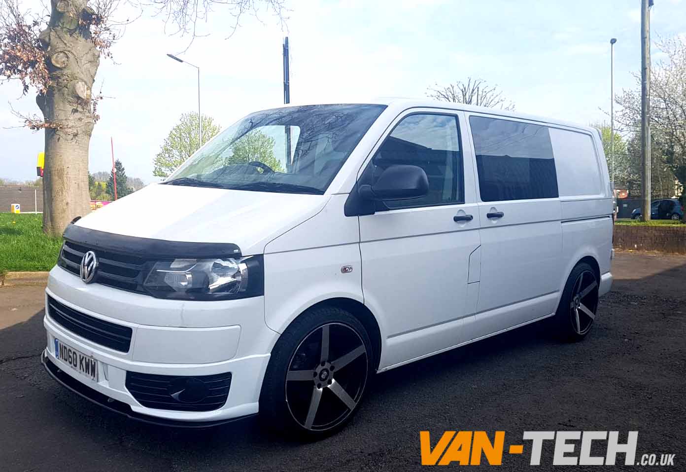 volkswagen transporter white