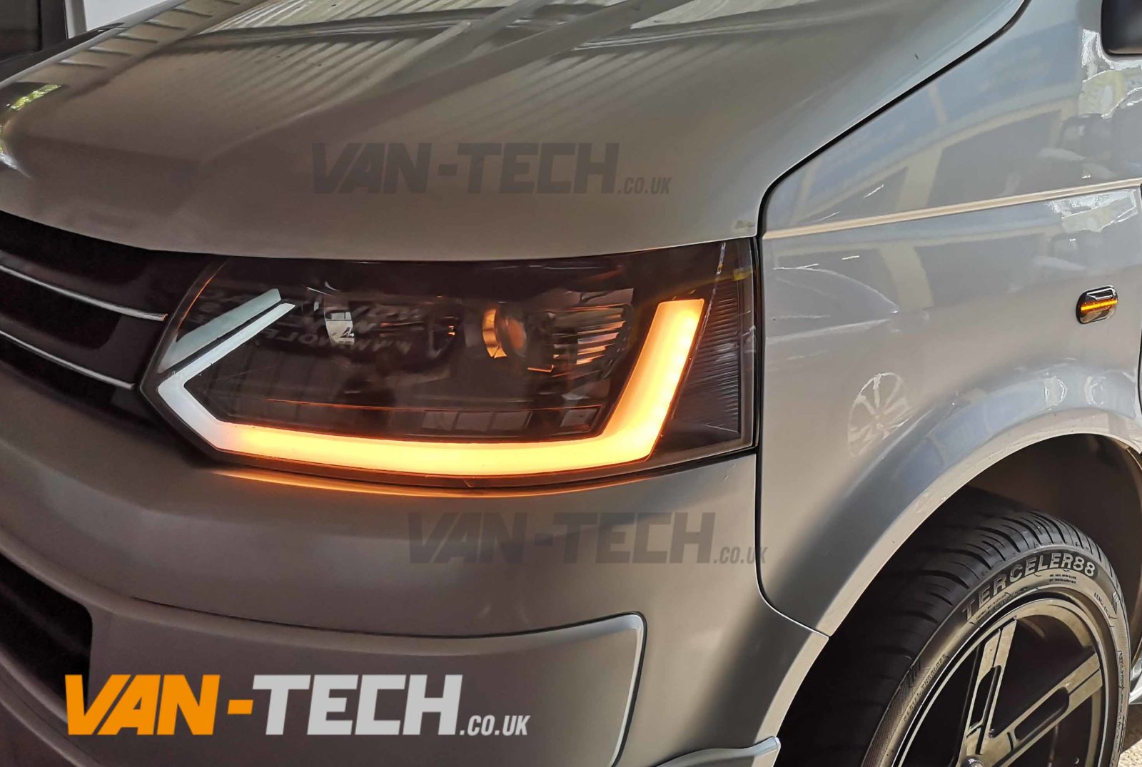 T5.1 VW Transporter Light Bar Headlights with Dynamic Indicators