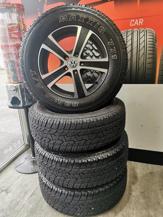 Set of used Calibre Highway 17" alloy wheels