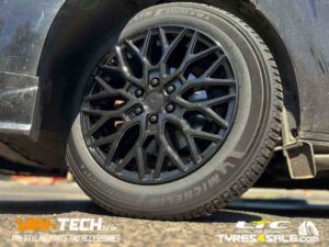 Velare VLR-6V Gloss Black 18" Alloy Wheels Ford Transit Custom